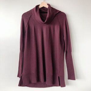 Tahari 100% merino wool Burgundy Women's Sweater medium turtle neck